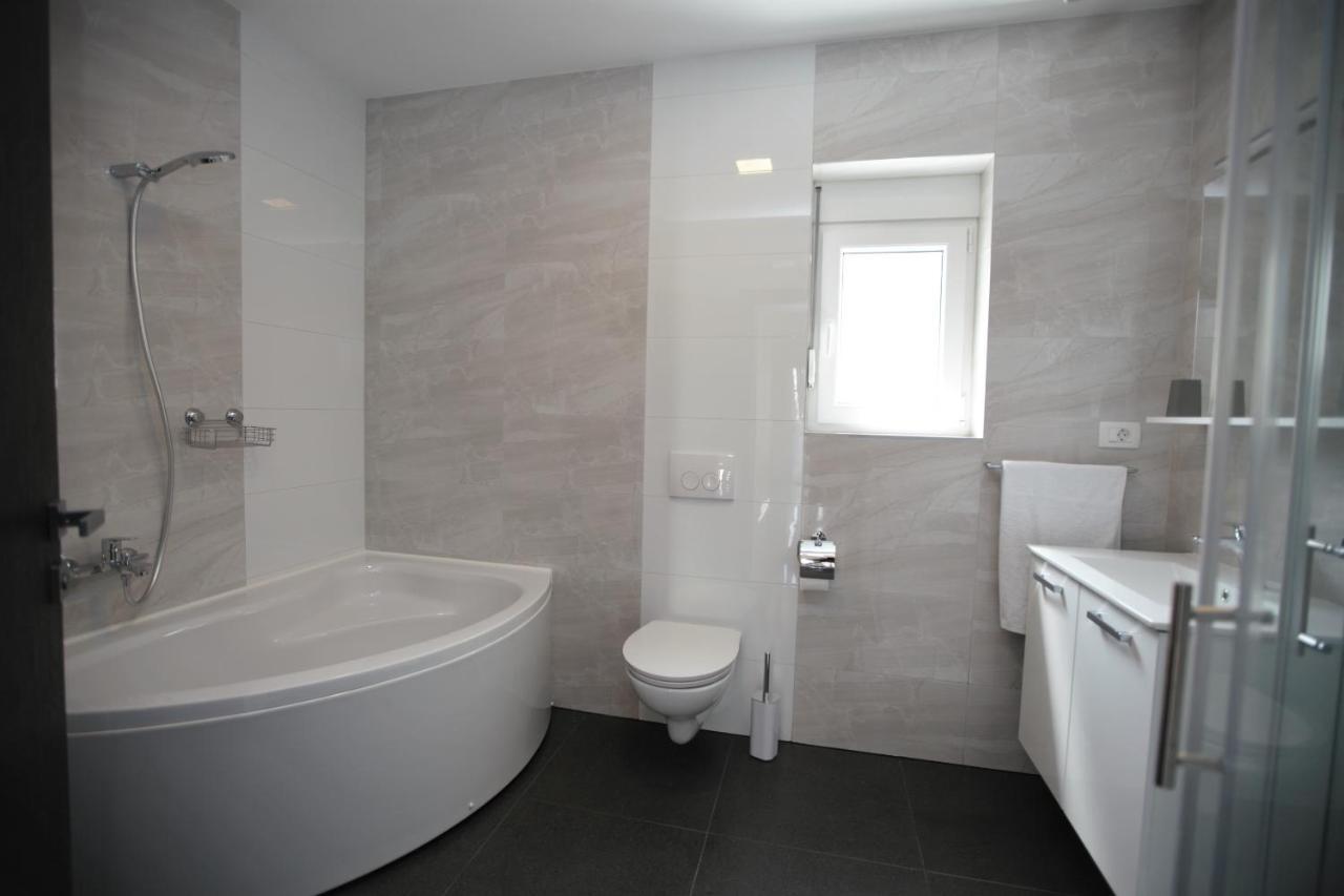 Apartmani Ive Trogir Eksteriør bilde